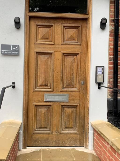 Large, Newly Renovated, Three Bedroom Town Centre Split Level Apartment With Free Parking, Sleeps Seven - Walking Distance To Beach Bournemouth Esterno foto