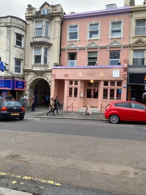 Large, Newly Renovated, Three Bedroom Town Centre Split Level Apartment With Free Parking, Sleeps Seven - Walking Distance To Beach Bournemouth Esterno foto